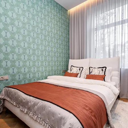Poppy Apartment