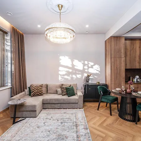 Poppy Apartment
